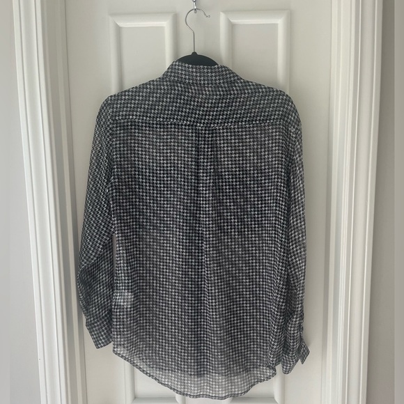 Equipment Femme Silk Sheer Houndstooth Button Up Blouse - Picture 5 of 5
